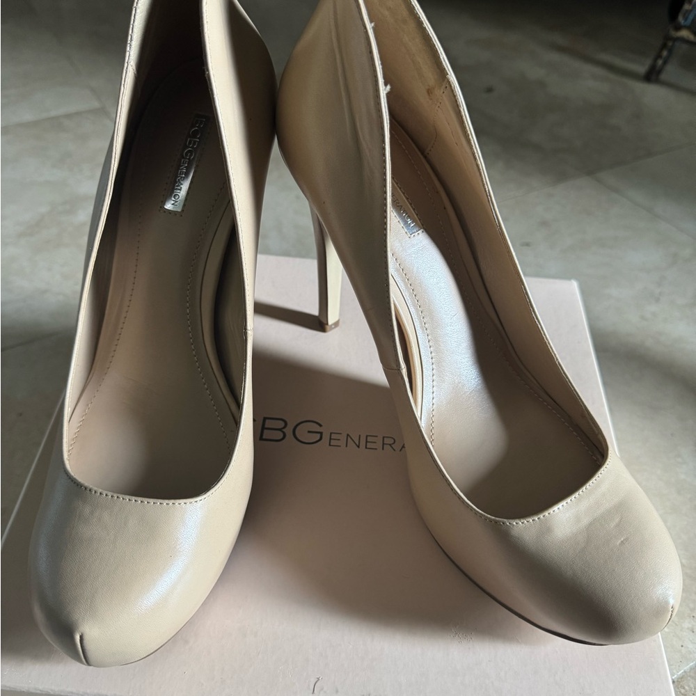 BCBG Women's heel in Warm Sand color size 11M